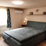 Tó Quarto em Acomodações Particulares *