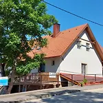 To * Tihany
