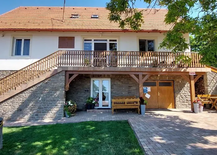 Проживание в семье To